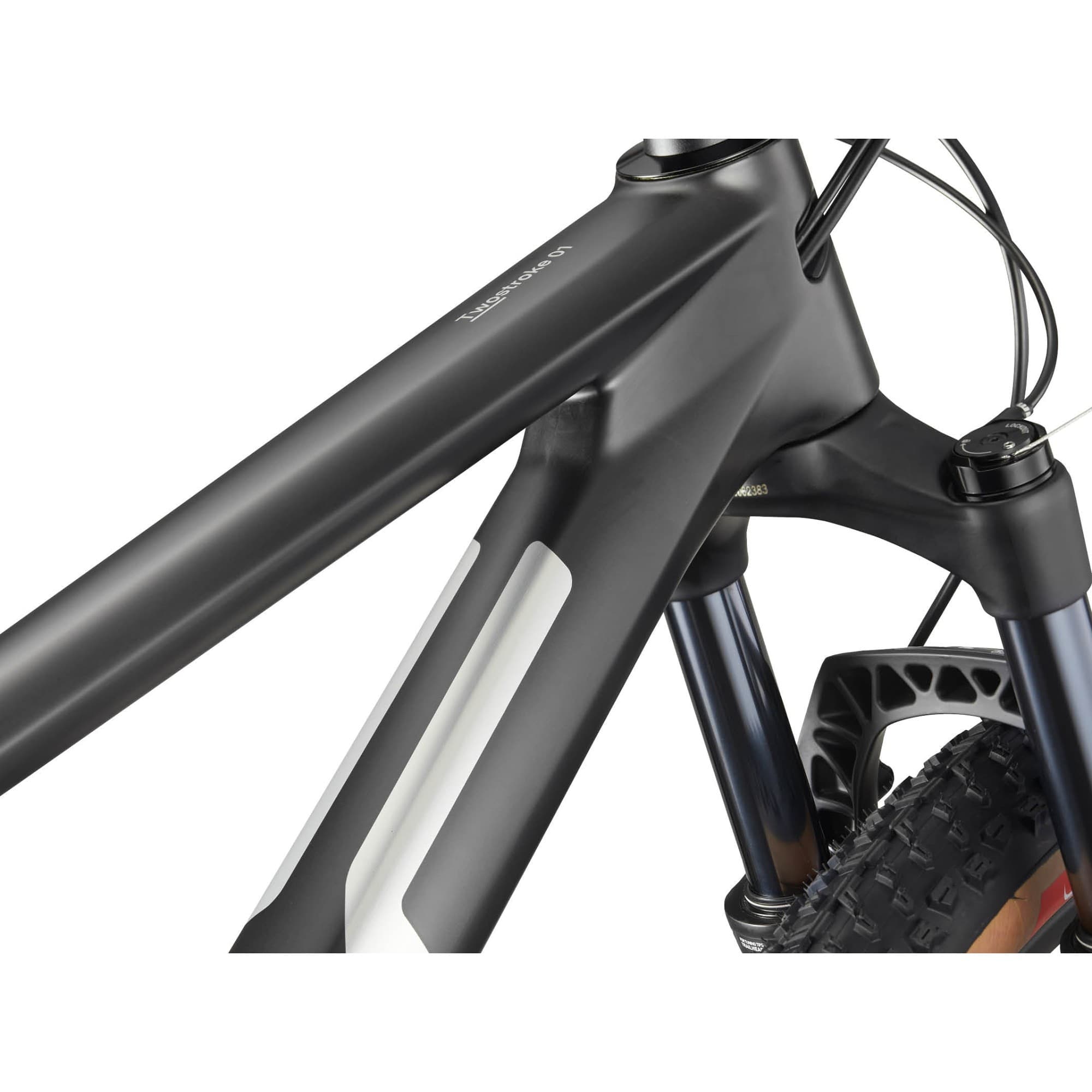 140f357f8f0ed47318feb792755f5904f0e24848_bmc_twostroke_01_two_black_05.jpg