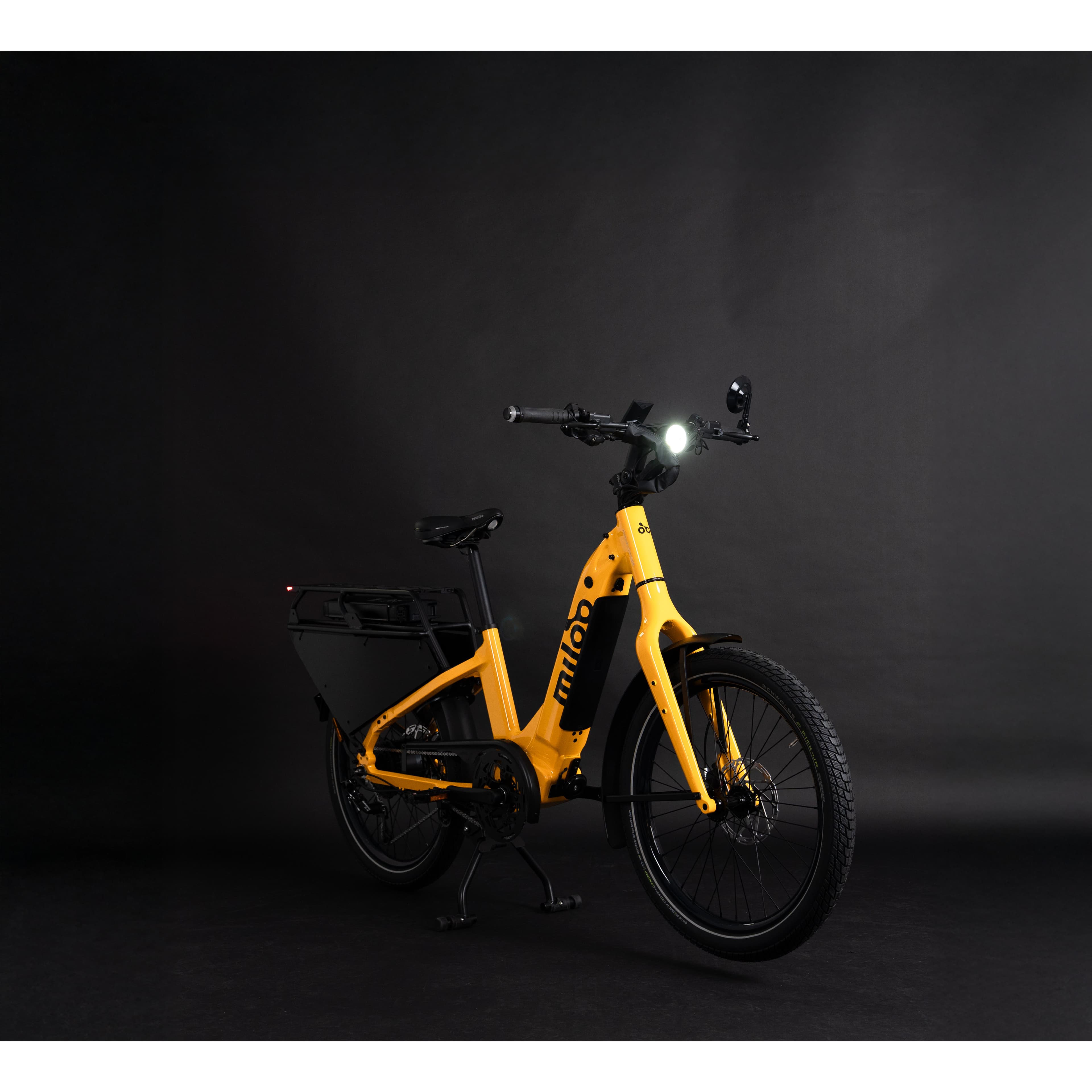 49267796edd8d7c8d11711ed53ba16b762dc6854_Miloo_Studio_Cargo_Jaune_5.jpg
