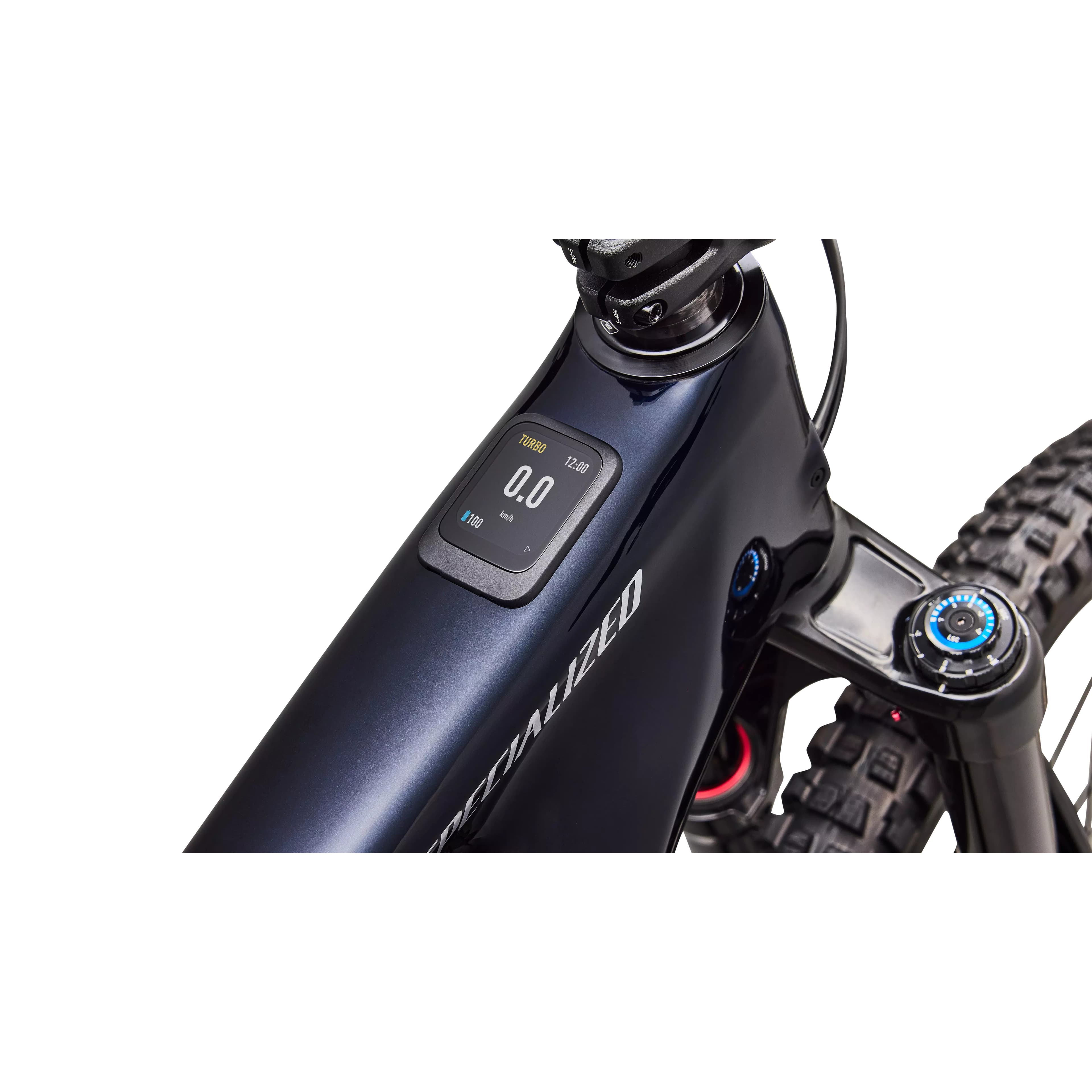 723955fc15565c581963b40515601ae1a1901d4e_95227_30_LEVO_EXPERT_CAR_4.jpg