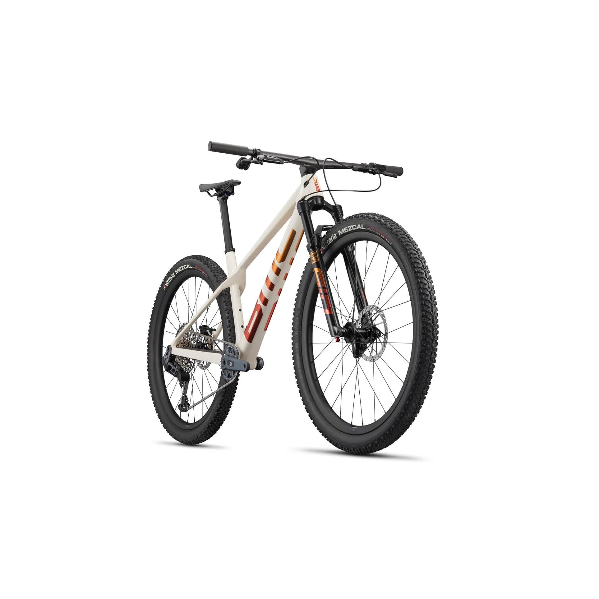 99435d86551b2eef2a13c8064a966f95e0324790_bmc_twostroke_01_one_white_02.jpg