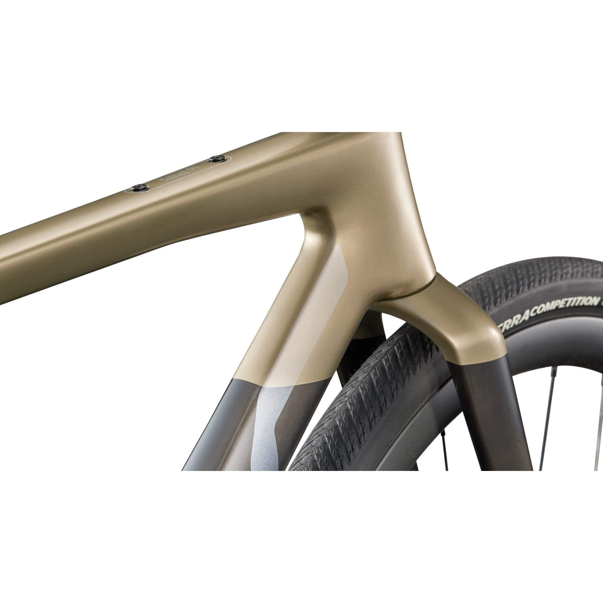 b7cab6b37c5e01257726f232b9de4c6cdfa0e8c5_bmc_kaius_01_three_gold_03.jpg